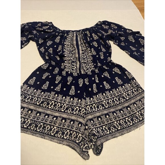 Angie Womens Romper Blue Floral Bell Scalloped Sleeves Size M Shorts Jumpsuit - Picture 2 of 12